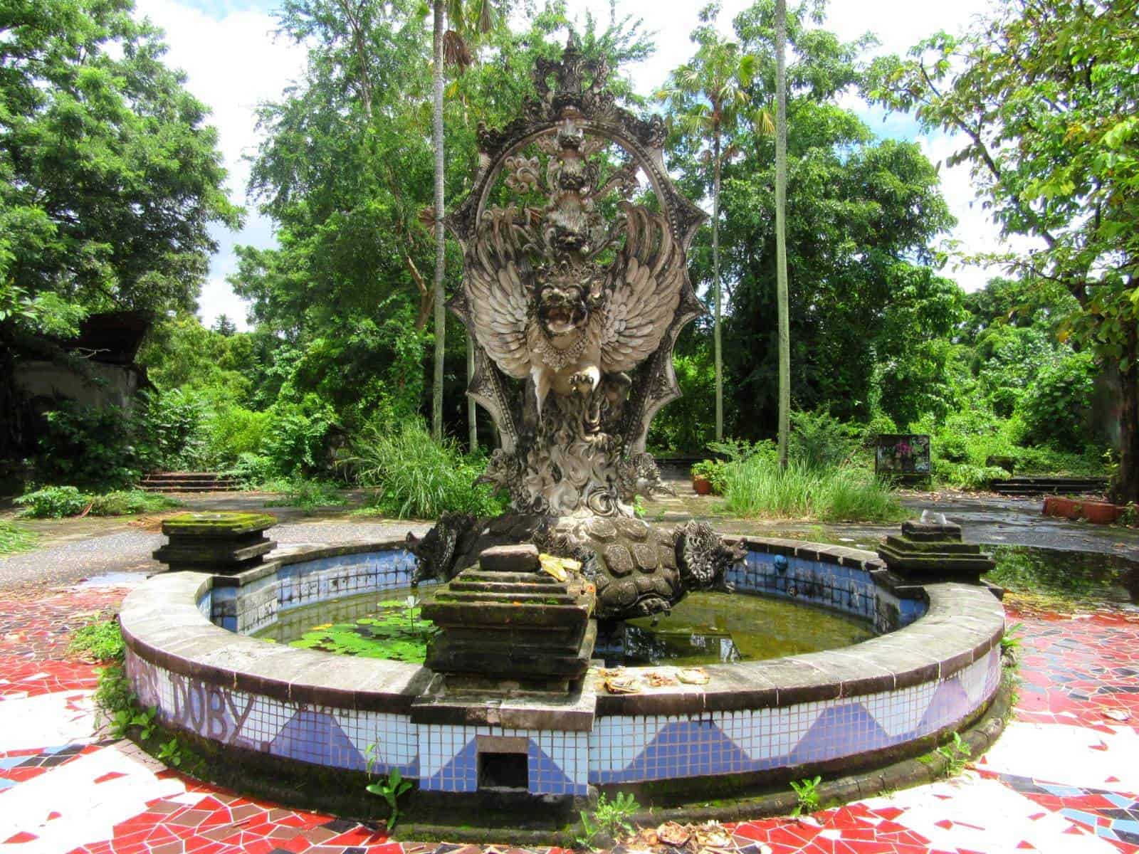 Taman Festival: An Abandoned Theme Park 